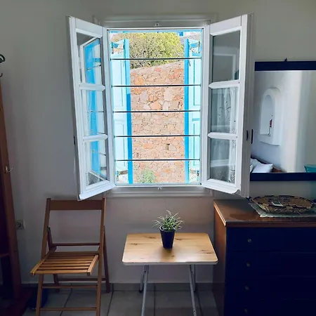 Stylish 2 Bd Escape With Patio At Apartment *
