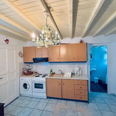 Stylish 2 Bd Escape With Patio At Appartamento