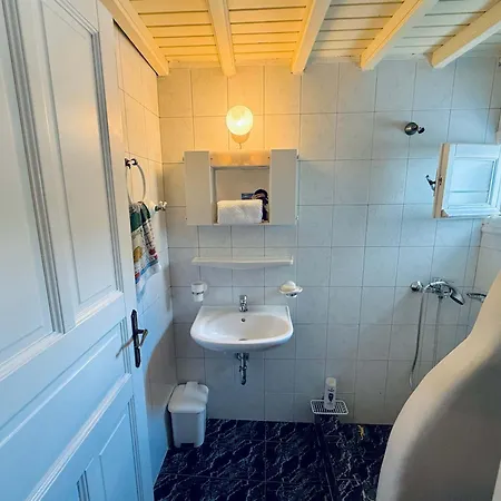 Stylish 2 Bd Escape With Patio At 아파트 *