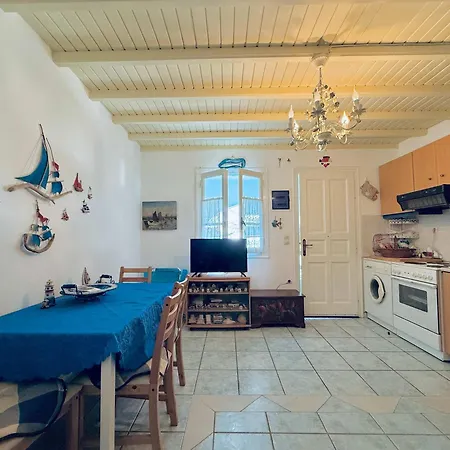 Stylish 2 Bd Escape With Patio At Apartment